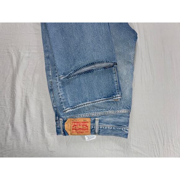 Levi's 501 Classic Straight Button Fly 100% Cotton Denim Jeans. Light Wash 42X30 - Picture 3 of 8